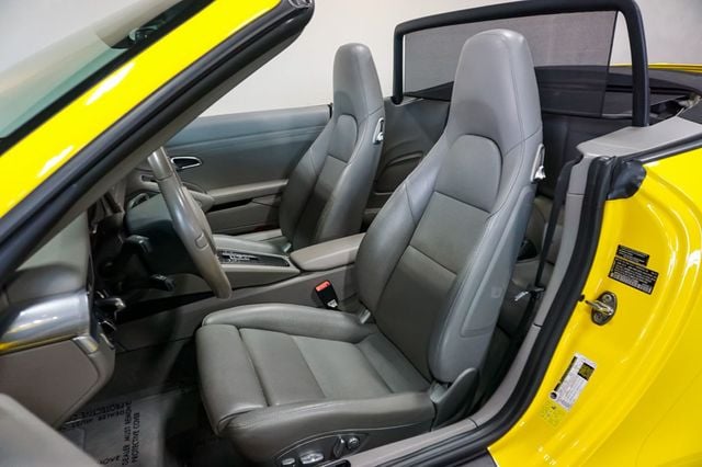2015 Porsche 911 *7-Speed Manual* *Premium Package +* *PDLS* *Racing Yellow* - 22881440 - 7
