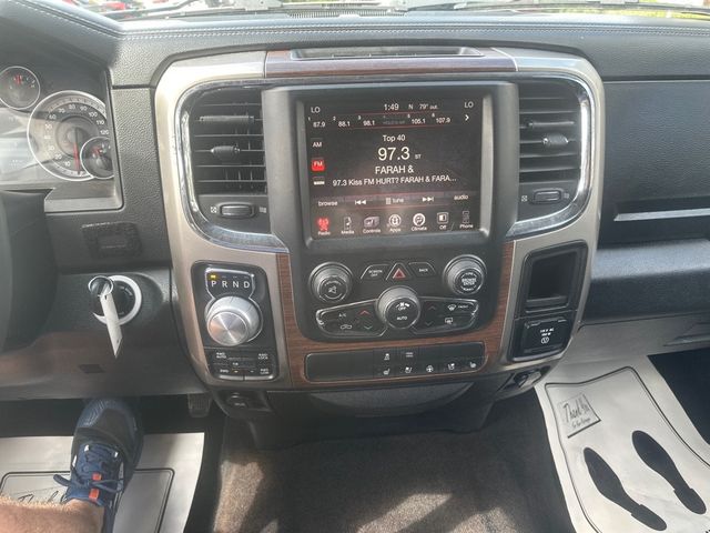 2015 Ram 1500 4WD Crew Cab 140.5" Laramie - 22936577 - 9
