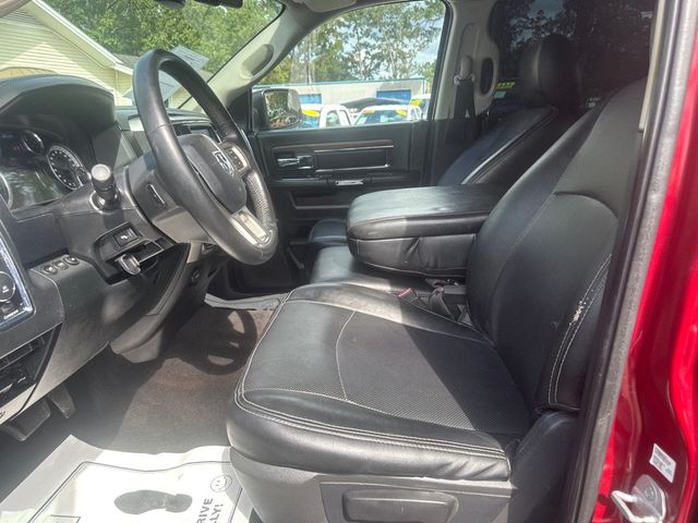 2015 Ram 1500 4WD Crew Cab 140.5" Laramie - 22936577 - 10