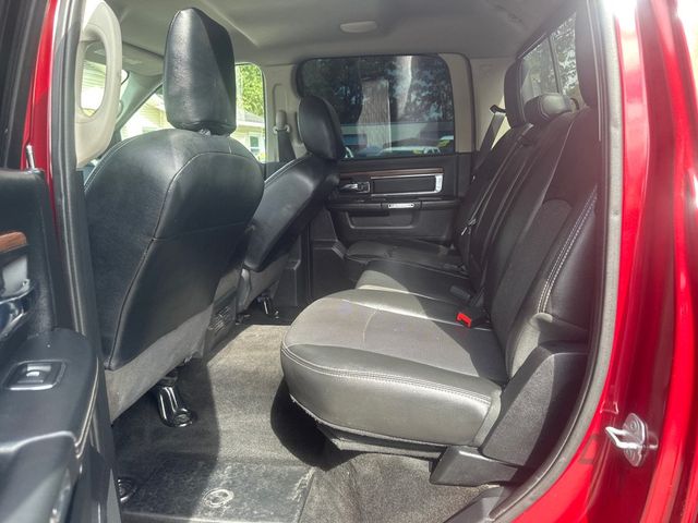 2015 Ram 1500 4WD Crew Cab 140.5" Laramie - 22936577 - 11