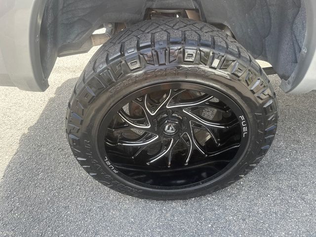 2015 Ram 1500 4WD Crew Cab 140.5" Laramie - 22936577 - 18