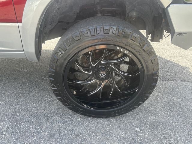 2015 Ram 1500 4WD Crew Cab 140.5" Laramie - 22936577 - 19
