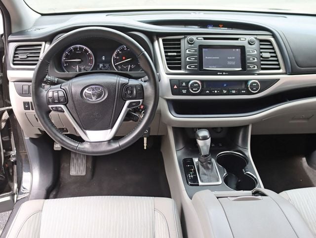 2015 Toyota Highlander AWD 4dr V6 LE Plus - 22902198 - 10