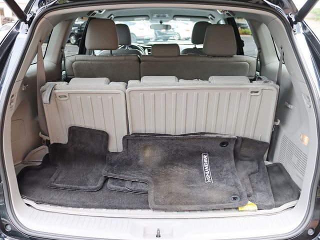 2015 Toyota Highlander AWD 4dr V6 LE Plus - 22902198 - 26