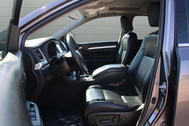 2015 Toyota Highlander AWD 4dr V6 XLE - 22925076 - 13