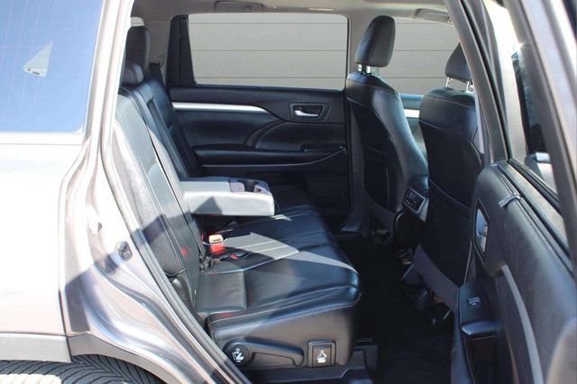 2015 Toyota Highlander AWD 4dr V6 XLE - 22925076 - 17