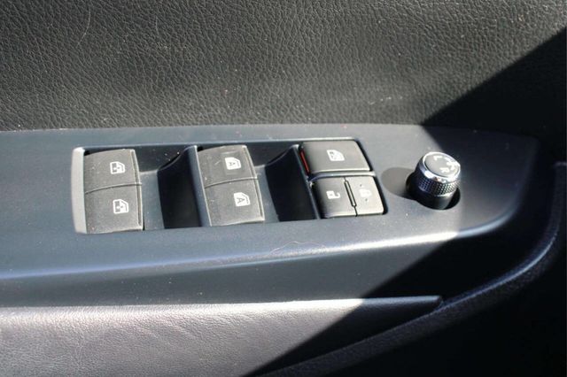 2015 Toyota Highlander AWD 4dr V6 XLE - 22925076 - 31