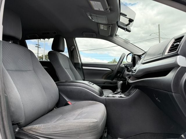 2015 Toyota Highlander FWD 4dr I4 LE - 22903642 - 12