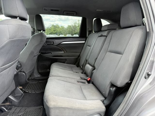 2015 Toyota Highlander FWD 4dr I4 LE - 22903642 - 16