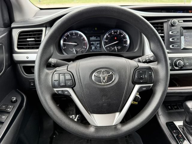 2015 Toyota Highlander FWD 4dr I4 LE - 22903642 - 24
