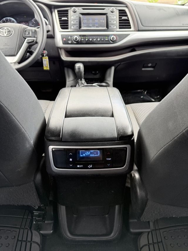 2015 Toyota Highlander FWD 4dr I4 LE - 22903642 - 36