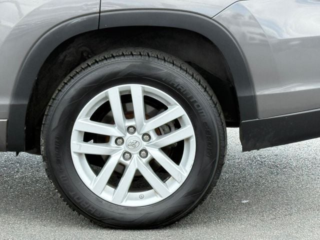 2015 Toyota Highlander FWD 4dr I4 LE - 22903642 - 41