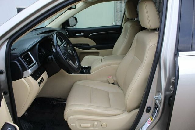 2015 Toyota Highlander LIMITED W/ NAVIGATION,BLU RAY DVD,MOONROOF, NEW TIRES - 22915612 - 24