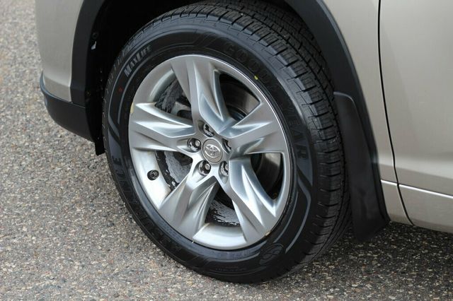 2015 Toyota Highlander LIMITED W/ NAVIGATION,BLU RAY DVD,MOONROOF, NEW TIRES - 22915612 - 39