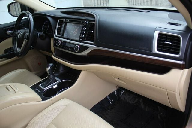 2015 Toyota Highlander LIMITED W/ NAVIGATION,BLU RAY DVD,MOONROOF, NEW TIRES - 22915612 - 8