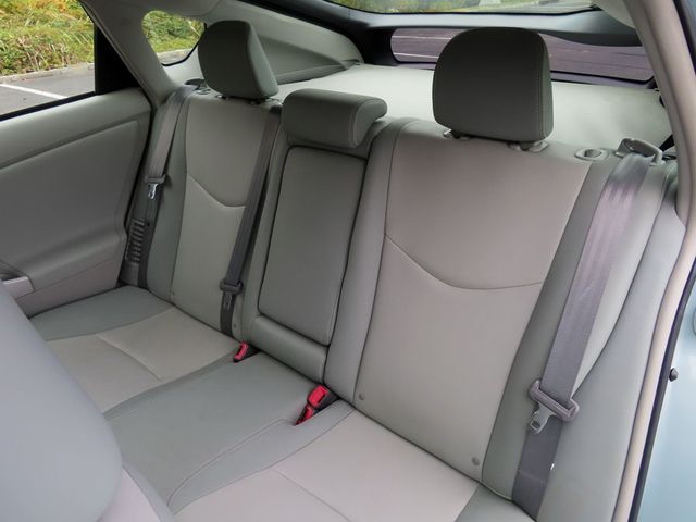 2015 Toyota Prius 5dr Hatchback Four - 22931487 - 30