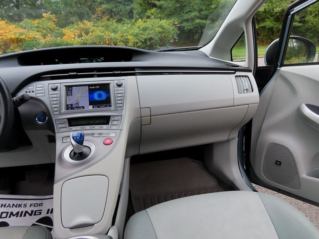 2015 Toyota Prius 5dr Hatchback Four - 22931487 - 32