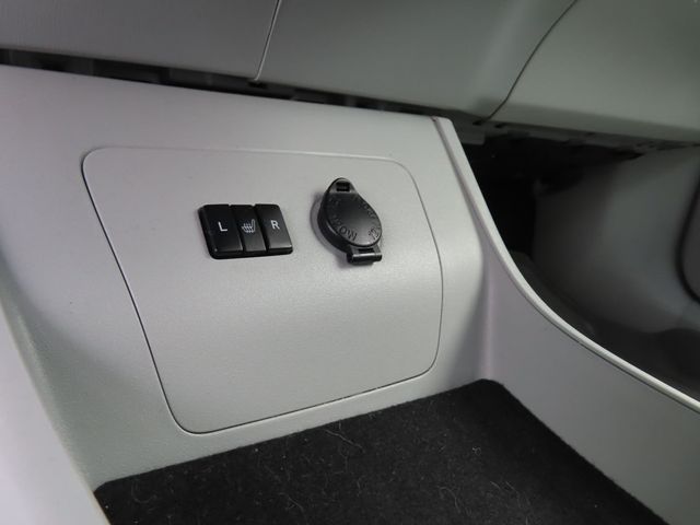 2015 Toyota Prius 5dr Hatchback Four - 22931487 - 37