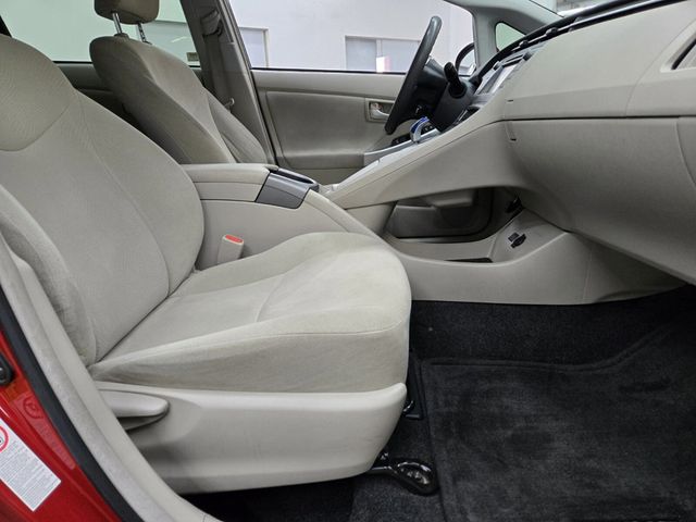 2015 Toyota Prius 5dr Hatchback Two - 22907617 - 12