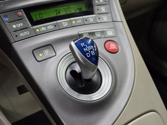 2015 Toyota Prius 5dr Hatchback Two - 22907617 - 19