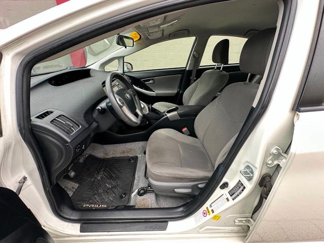 2015 Toyota Prius 5dr Hatchback Two - 22891533 - 13