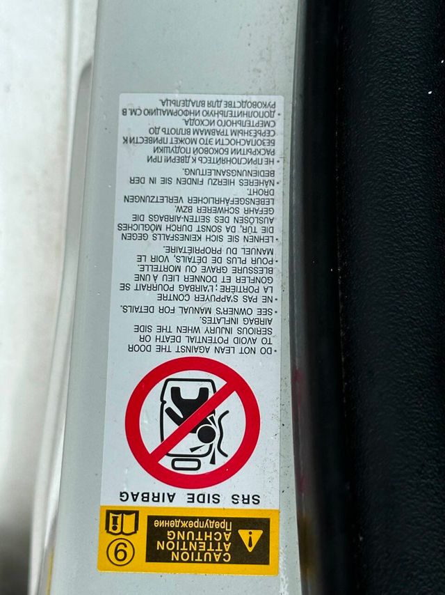 2015 Toyota Prius 5dr Hatchback Two - 22891533 - 16