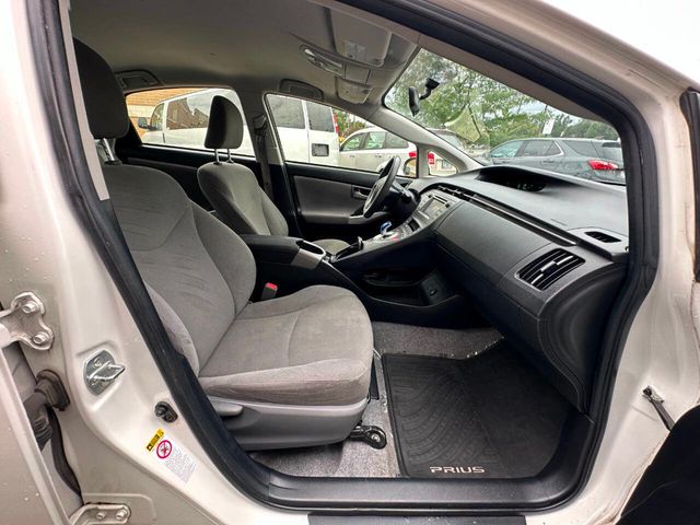 2015 Toyota Prius 5dr Hatchback Two - 22891533 - 23