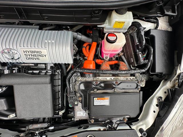 2015 Toyota Prius 5dr Hatchback Two - 22891533 - 25