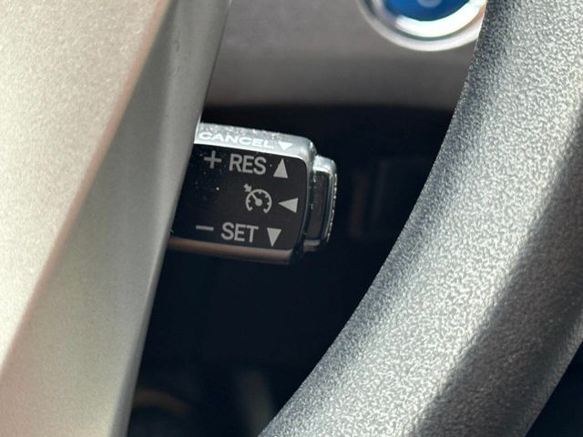 2015 Toyota Prius 5dr Hatchback Two - 22891533 - 31