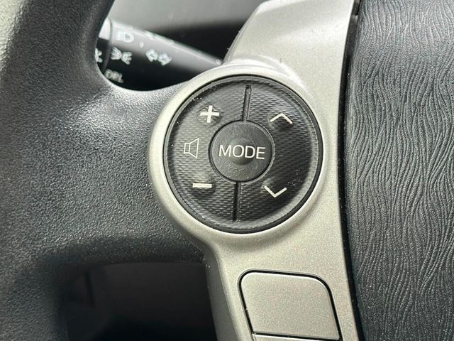 2015 Toyota Prius 5dr Hatchback Two - 22891533 - 32