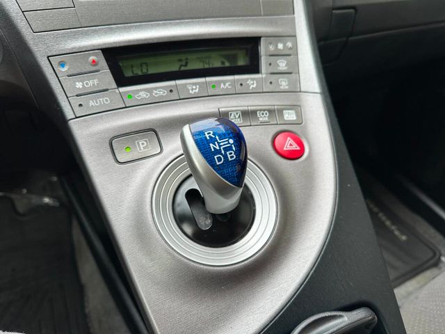 2015 Toyota Prius 5dr Hatchback Two - 22891533 - 44