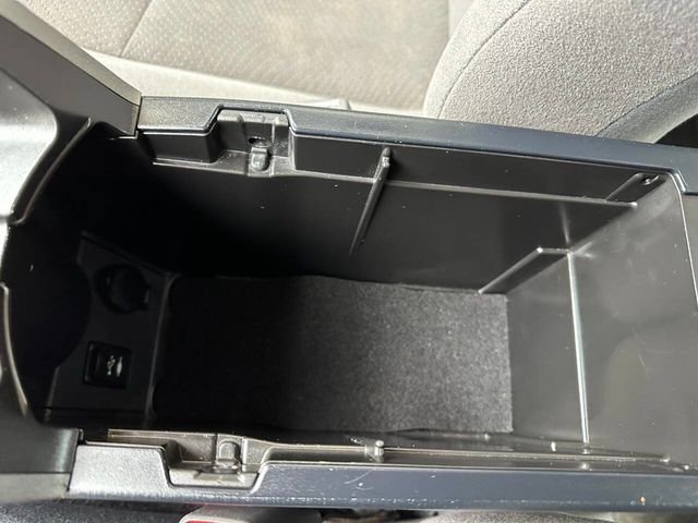 2015 Toyota Prius 5dr Hatchback Two - 22891533 - 48