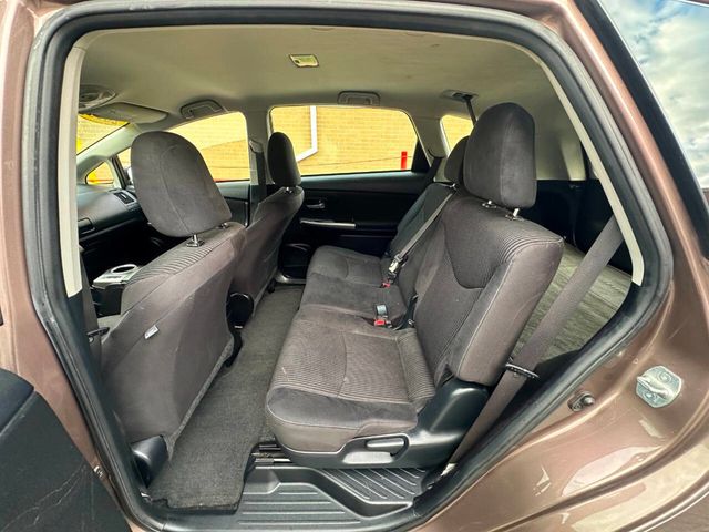 2015 Toyota Prius v 5dr Wagon Three - 22905725 - 19