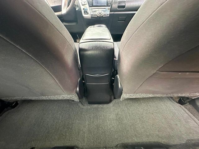 2015 Toyota Prius v 5dr Wagon Three - 22905725 - 21