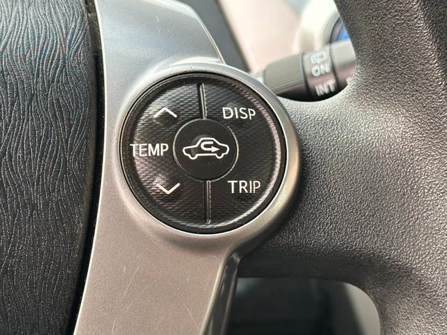 2015 Toyota Prius v 5dr Wagon Three - 22905725 - 29