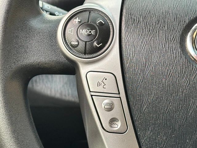 2015 Toyota Prius v 5dr Wagon Three - 22905725 - 30