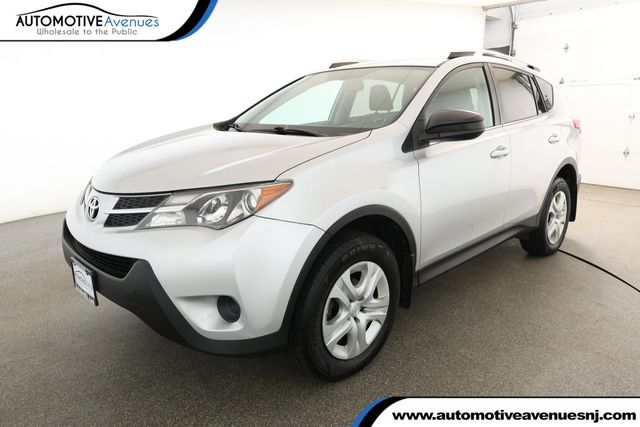 2015 Toyota RAV4 AWD 4dr LE - 22932678 - 0