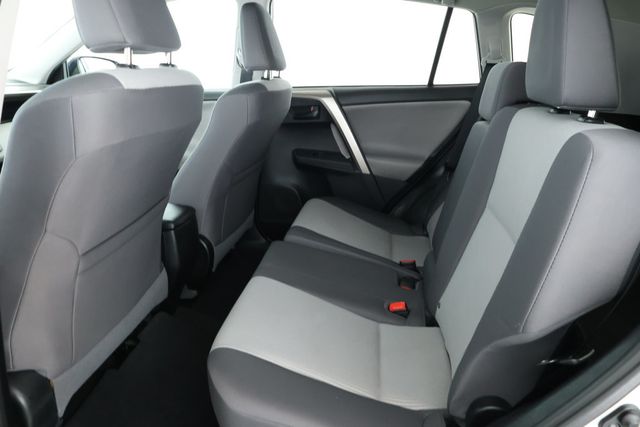 2015 Toyota RAV4 AWD 4dr LE - 22932678 - 16