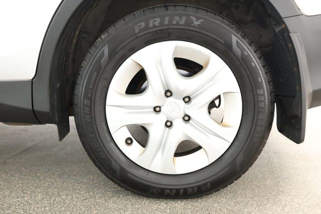 2015 Toyota RAV4 AWD 4dr LE - 22932678 - 6