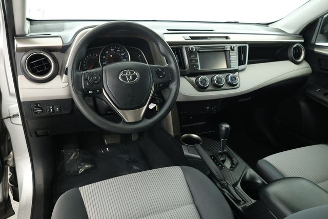 2015 Toyota RAV4 AWD 4dr LE - 22932678 - 8