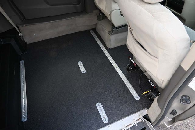 2015 Toyota Sienna 5dr 7-Passenger Van LE FWD Mobility - 22906179 - 18