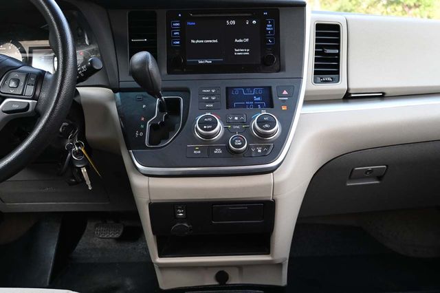 2015 Toyota Sienna 5dr 7-Passenger Van LE FWD Mobility - 22906179 - 22