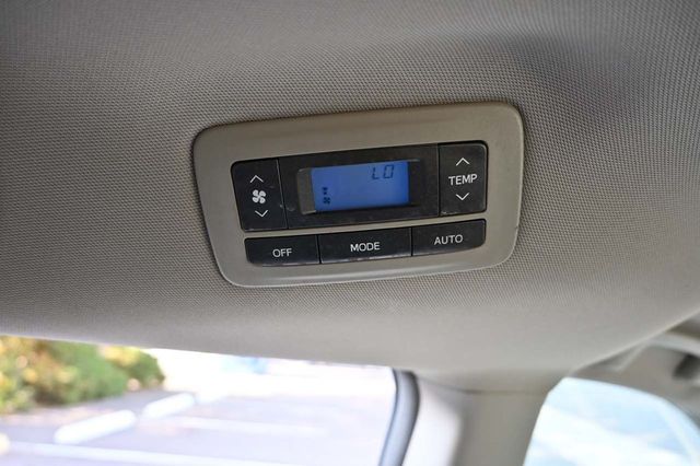 2015 Toyota Sienna 5dr 7-Passenger Van LE FWD Mobility - 22906179 - 26