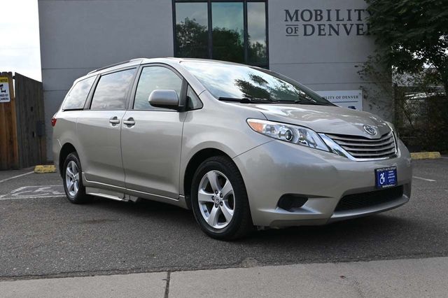 2015 Toyota Sienna 5dr 7-Passenger Van LE FWD Mobility - 22906179 - 2