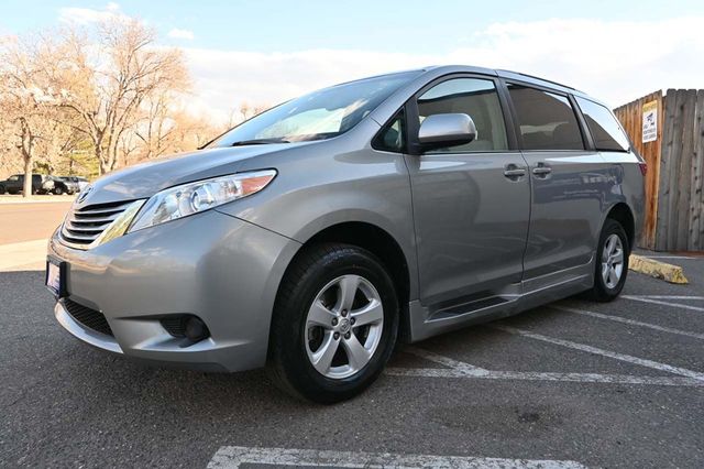 2015 Toyota Sienna 5dr 7-Passenger Van LE FWD Mobility - 22923317 - 9