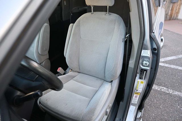 2015 Toyota Sienna 5dr 7-Passenger Van LE FWD Mobility - 22923317 - 13