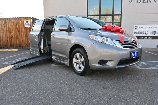 2015 Toyota Sienna 5dr 7-Passenger Van LE FWD Mobility - 22923317 - 1