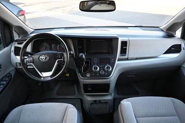 2015 Toyota Sienna 5dr 7-Passenger Van LE FWD Mobility - 22923317 - 20