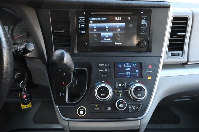 2015 Toyota Sienna 5dr 7-Passenger Van LE FWD Mobility - 22923317 - 21