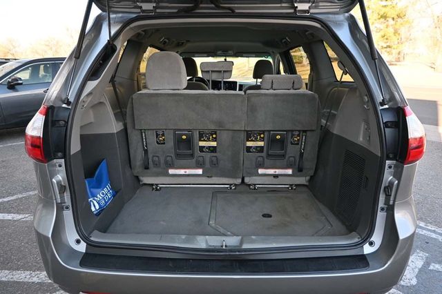 2015 Toyota Sienna 5dr 7-Passenger Van LE FWD Mobility - 22923317 - 23